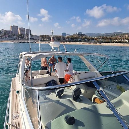 Cozy Yacht Lodge In Barcelona With Boat Tour Option Сан-Адриан-де-Бесос Экстерьер фото