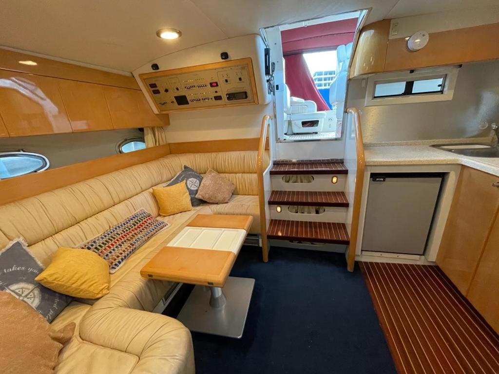 Cozy Yacht Lodge In Barcelona With Boat Tour Option Сан-Адриан-де-Бесос Экстерьер фото