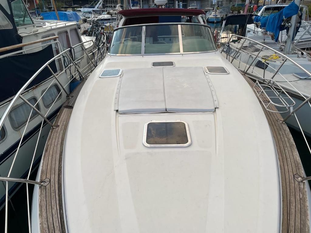 Cozy Yacht Lodge In Barcelona With Boat Tour Option Сан-Адриан-де-Бесос Экстерьер фото
